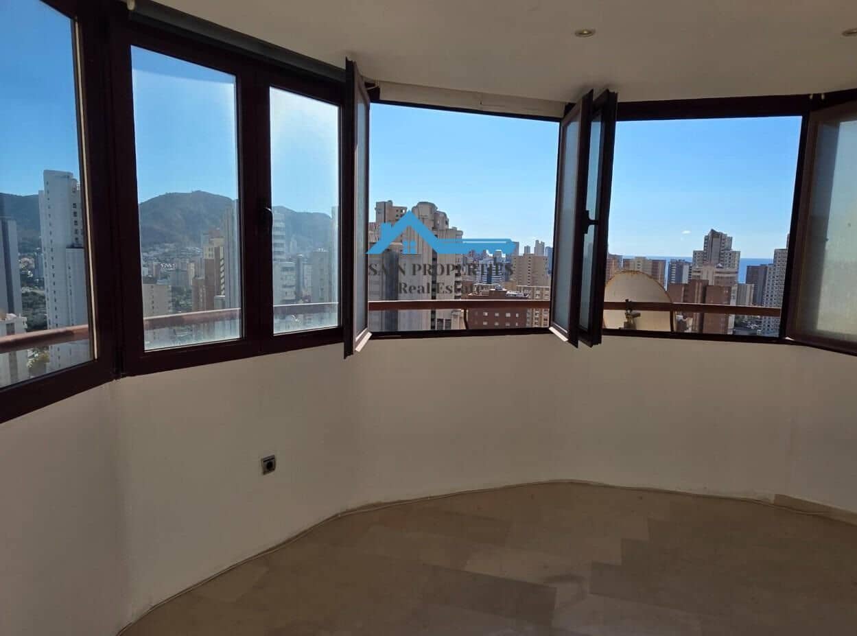 2 quarto Apartamento para venda em Benidorm com piscina - 255 000 € (Ref: 9446302)