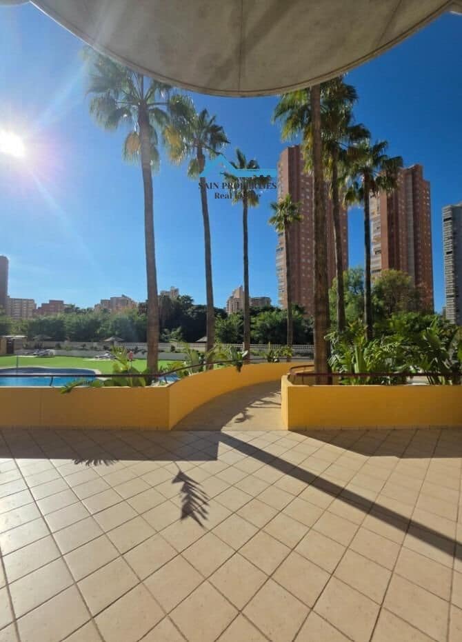 2 quarto Apartamento para venda em Benidorm com piscina - 255 000 € (Ref: 9446302)
