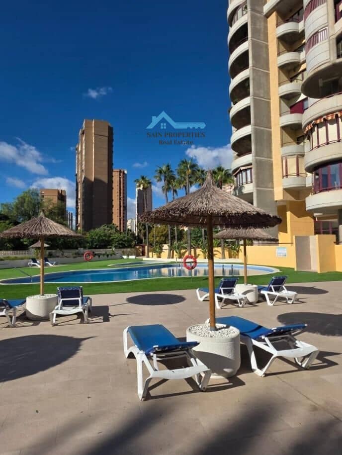 2 quarto Apartamento para venda em Benidorm com piscina - 255 000 € (Ref: 9446302)