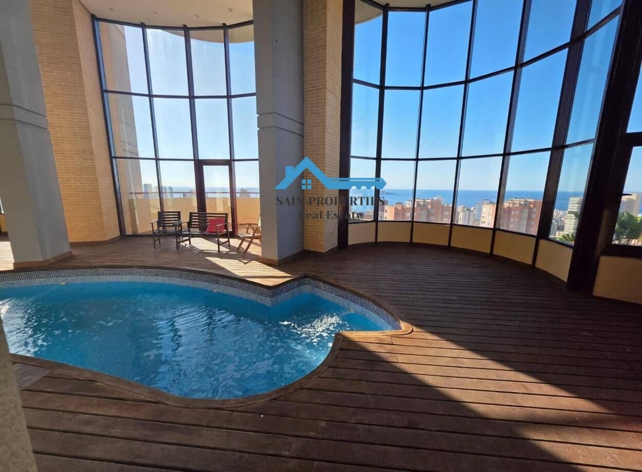 2 quarto Apartamento para venda em Benidorm com piscina - 255 000 € (Ref: 9446302)