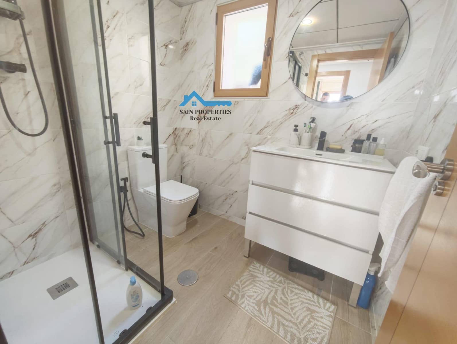 2 makuuhuone Huoneisto myytävänä paikassa Chirles mukana 
autotalli - 195 000 € (Ref: 9452094)