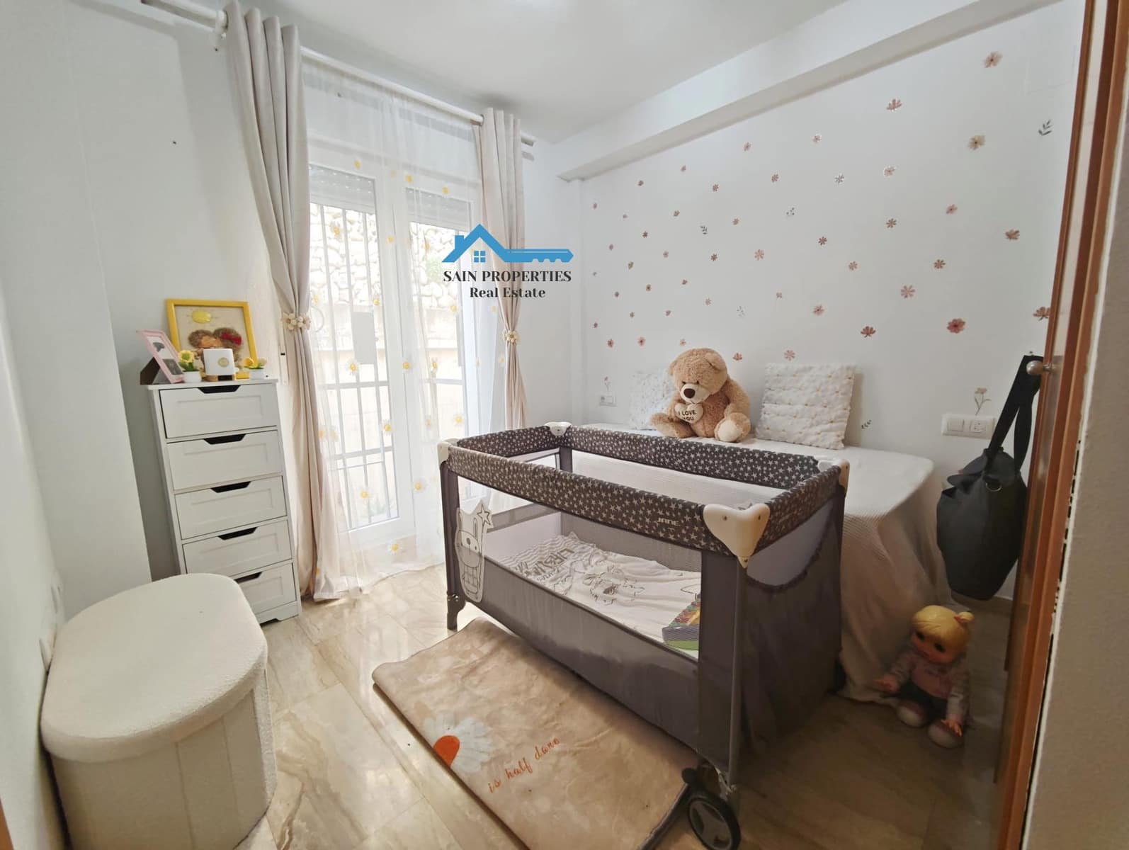 2 makuuhuone Huoneisto myytävänä paikassa Chirles mukana 
autotalli - 195 000 € (Ref: 9452094)