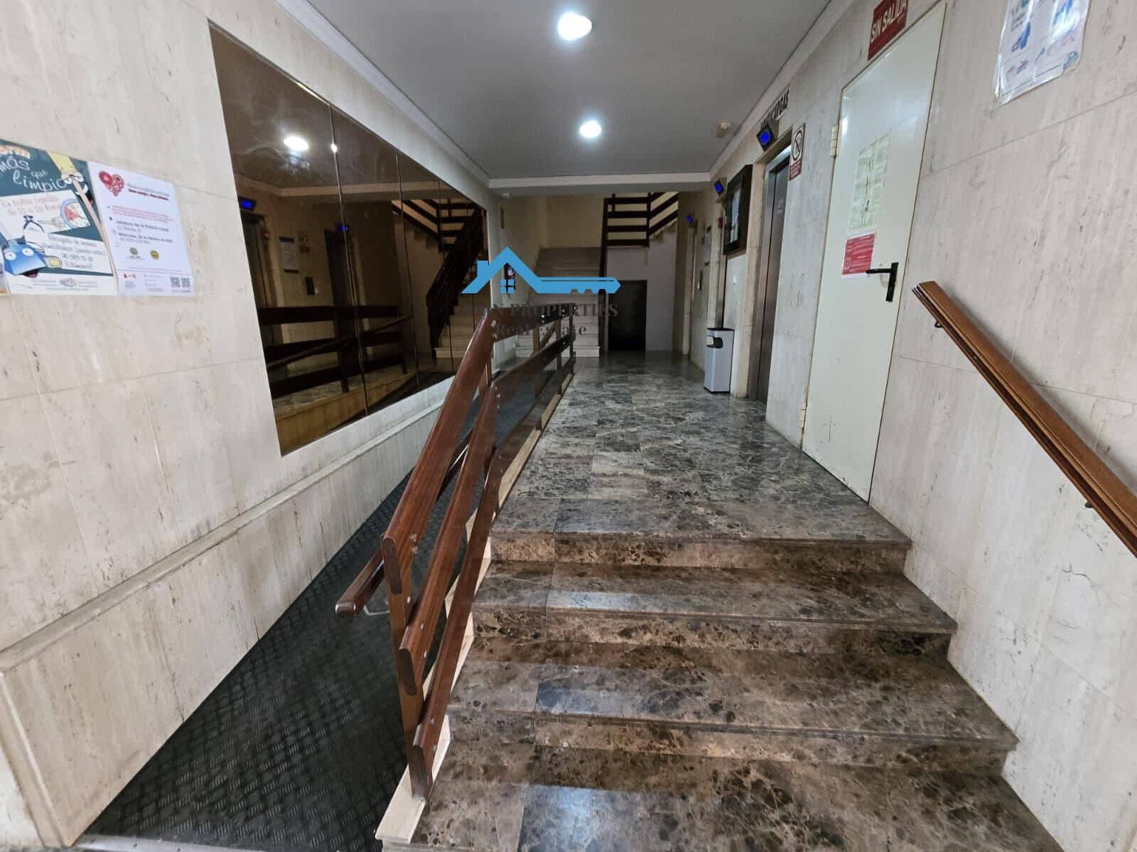 2 sovrum Lägenhet till salu i Benidorm med pool - 238 700 € (Ref: 9452095)