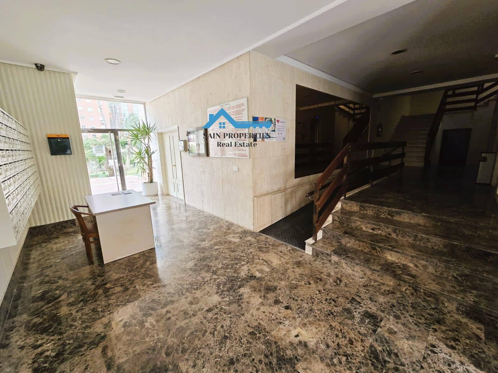2 sovrum Lägenhet till salu i Benidorm med pool - 238 700 € (Ref: 9452095)