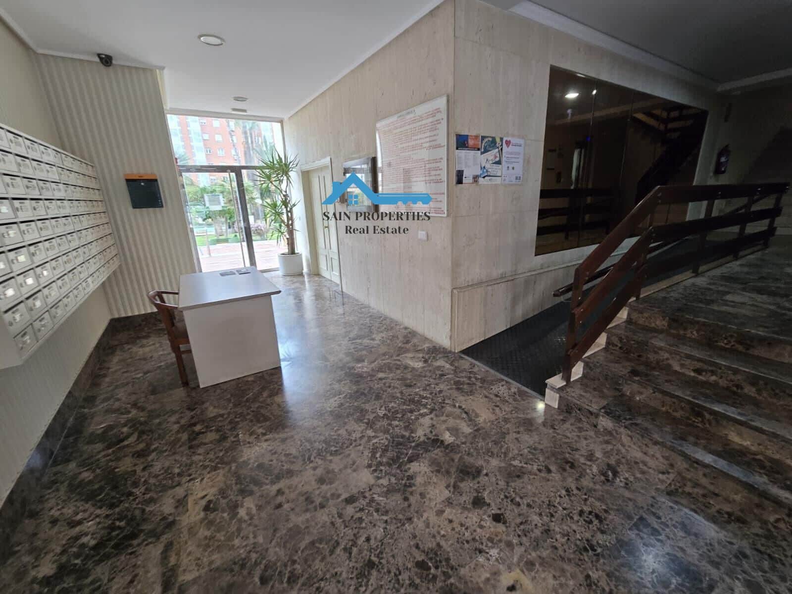 2 sovrum Lägenhet till salu i Benidorm med pool - 238 700 € (Ref: 9452095)