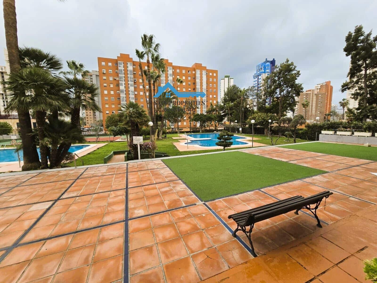 2 sovrum Lägenhet till salu i Benidorm med pool - 238 700 € (Ref: 9452095)