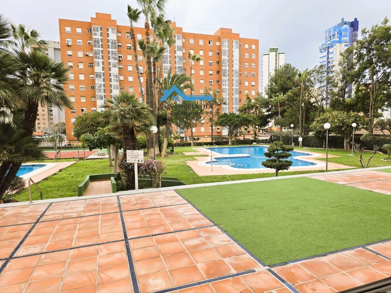 2 sovrum Lägenhet till salu i Benidorm med pool - 238 700 € (Ref: 9452095)