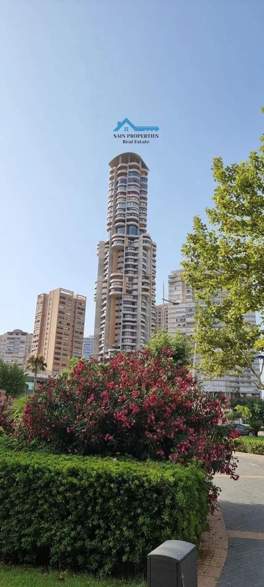 Apartamento de 2 habitaciones en Benidorm en venta con piscina garaje - 317.000 € (Ref: 9462055)