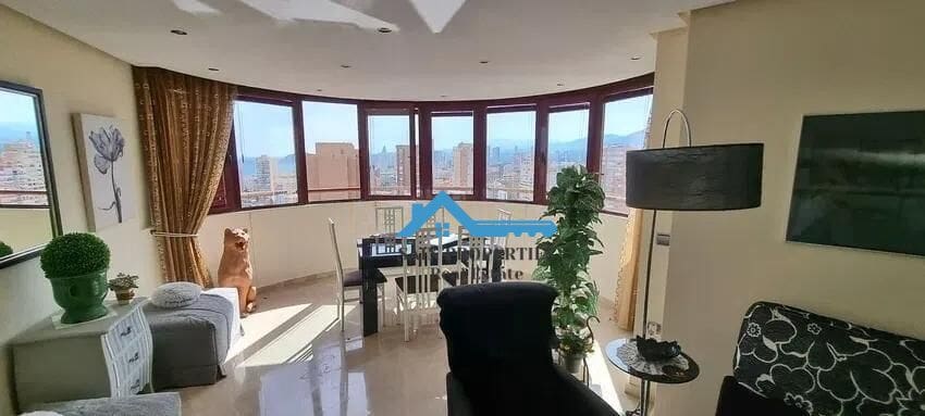 Apartamento de 2 habitaciones en Benidorm en venta con piscina garaje - 317.000 € (Ref: 9462055)