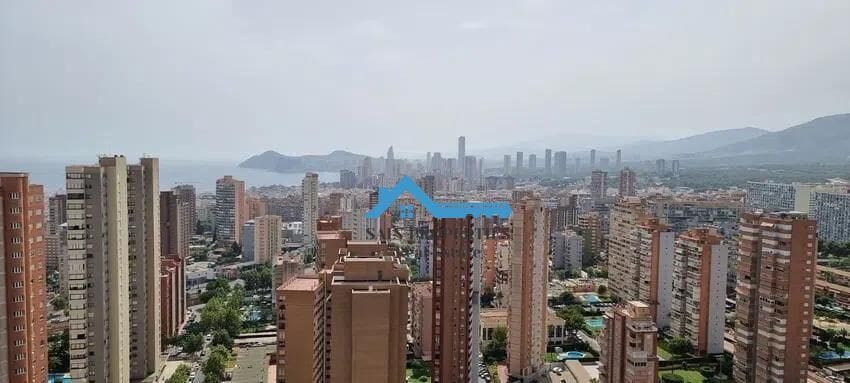 Apartamento de 2 habitaciones en Benidorm en venta con piscina garaje - 317.000 € (Ref: 9462055)