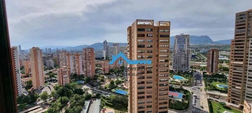 Apartamento de 2 habitaciones en Benidorm en venta con piscina garaje - 317.000 € (Ref: 9462055)