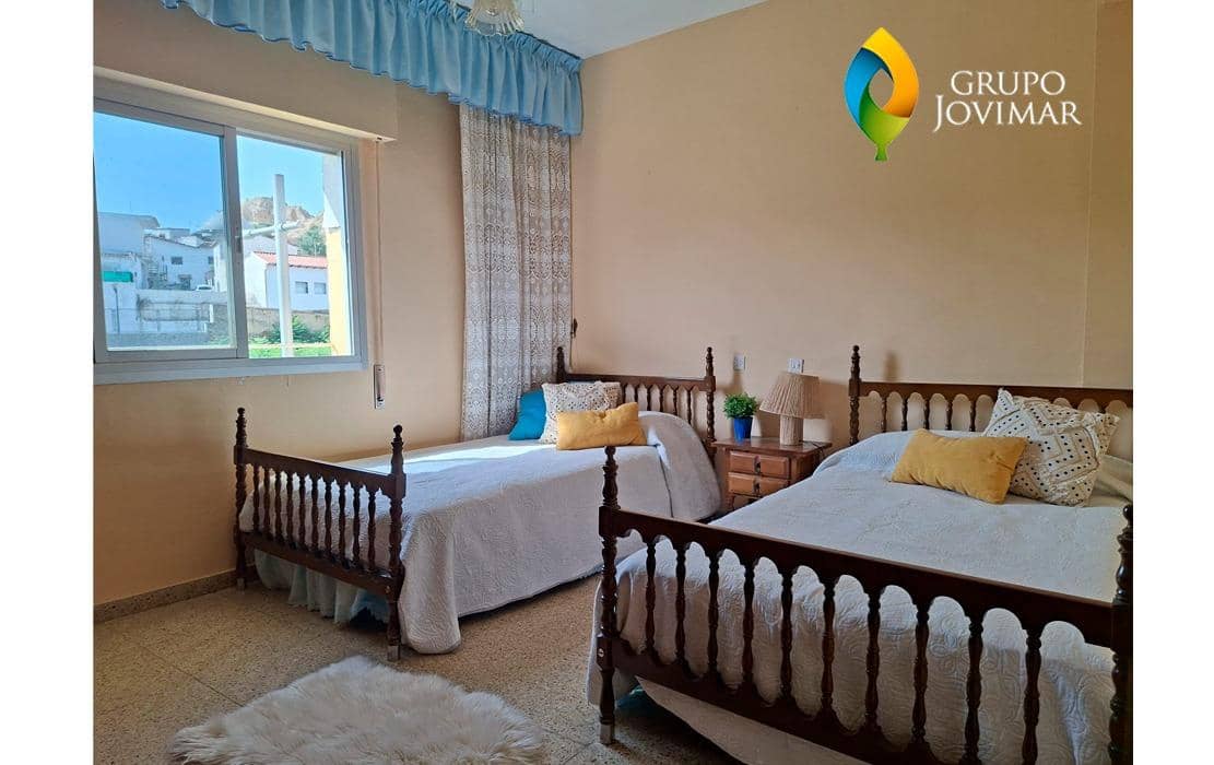 4 chambre Appartement à vendre à Guadix avec garage - 125 000 € (Ref: 10003814)