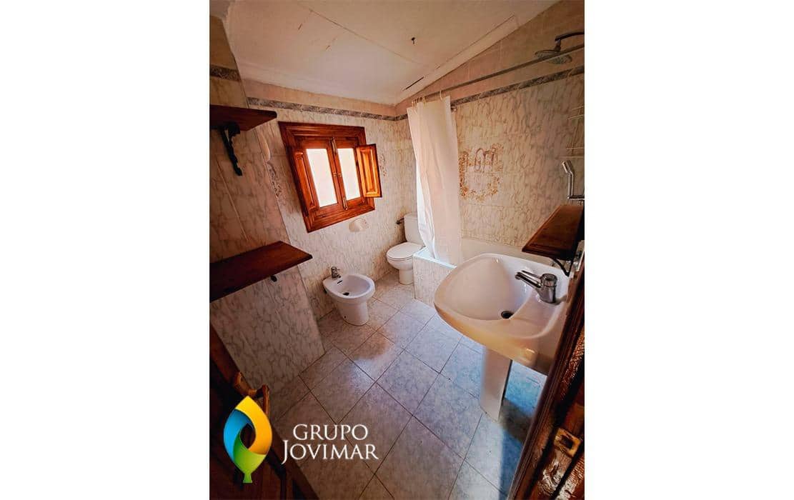 6 bedroom Townhouse for sale in Jerez del Marquesado - € 66,500 (Ref: 8020932)