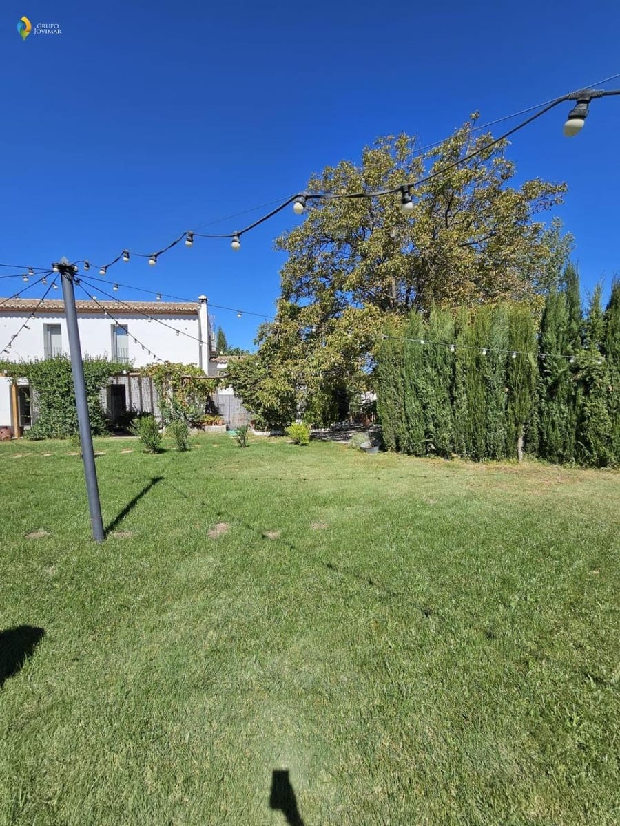 Hotel na sprzedaż w Caniles z basenem garażem - 900 000 € (Ref: 8026866)