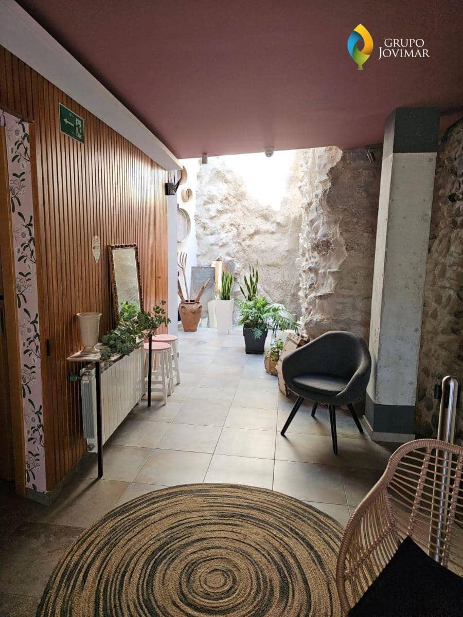 Hotel na sprzedaż w Caniles z basenem garażem - 900 000 € (Ref: 8026866)