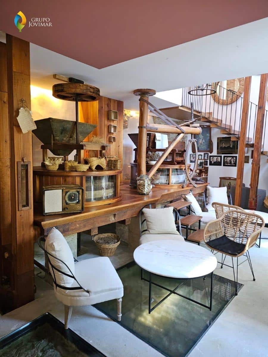 Hotel na sprzedaż w Caniles z basenem garażem - 900 000 € (Ref: 8026866)