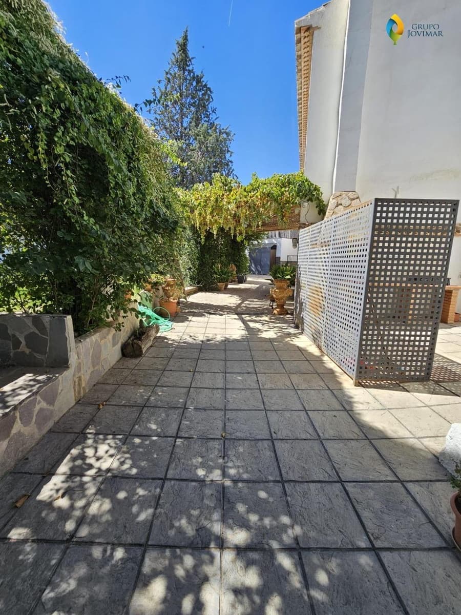 Hotel na sprzedaż w Caniles z basenem garażem - 900 000 € (Ref: 8026866)