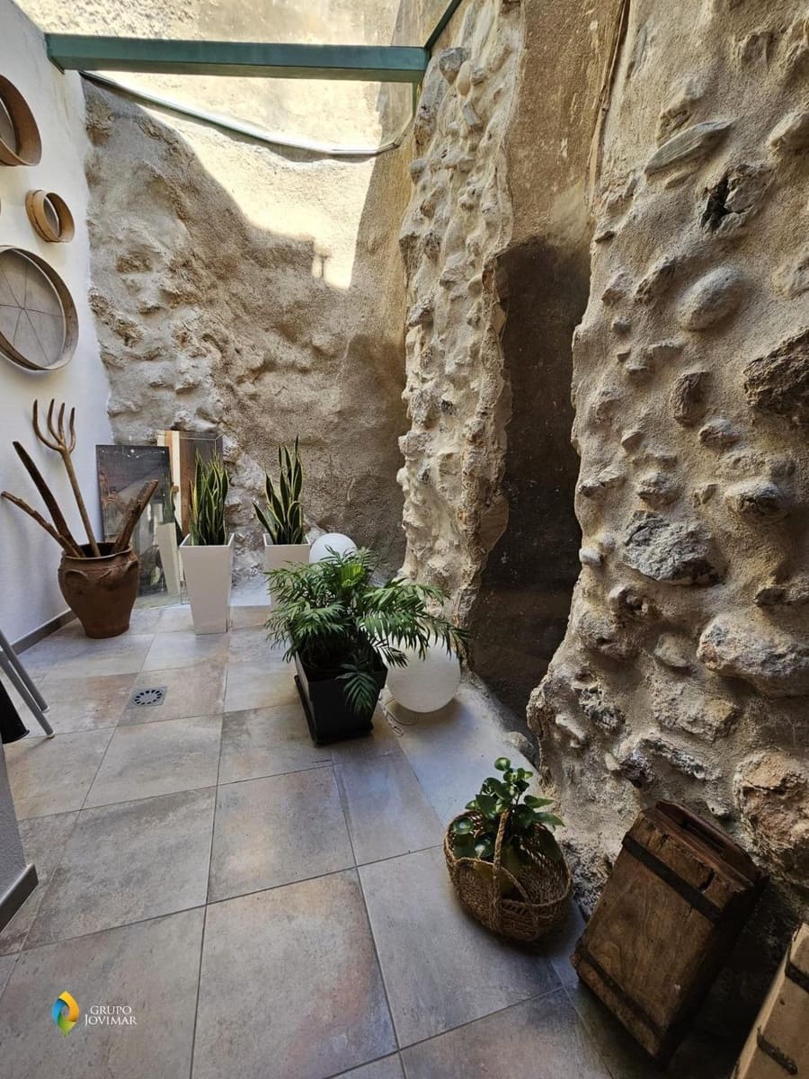 Hotel na sprzedaż w Caniles z basenem garażem - 900 000 € (Ref: 8026866)