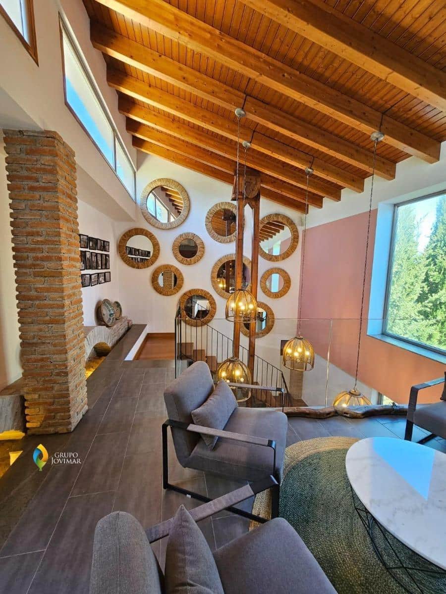 Hotel na sprzedaż w Caniles z basenem garażem - 900 000 € (Ref: 8026866)