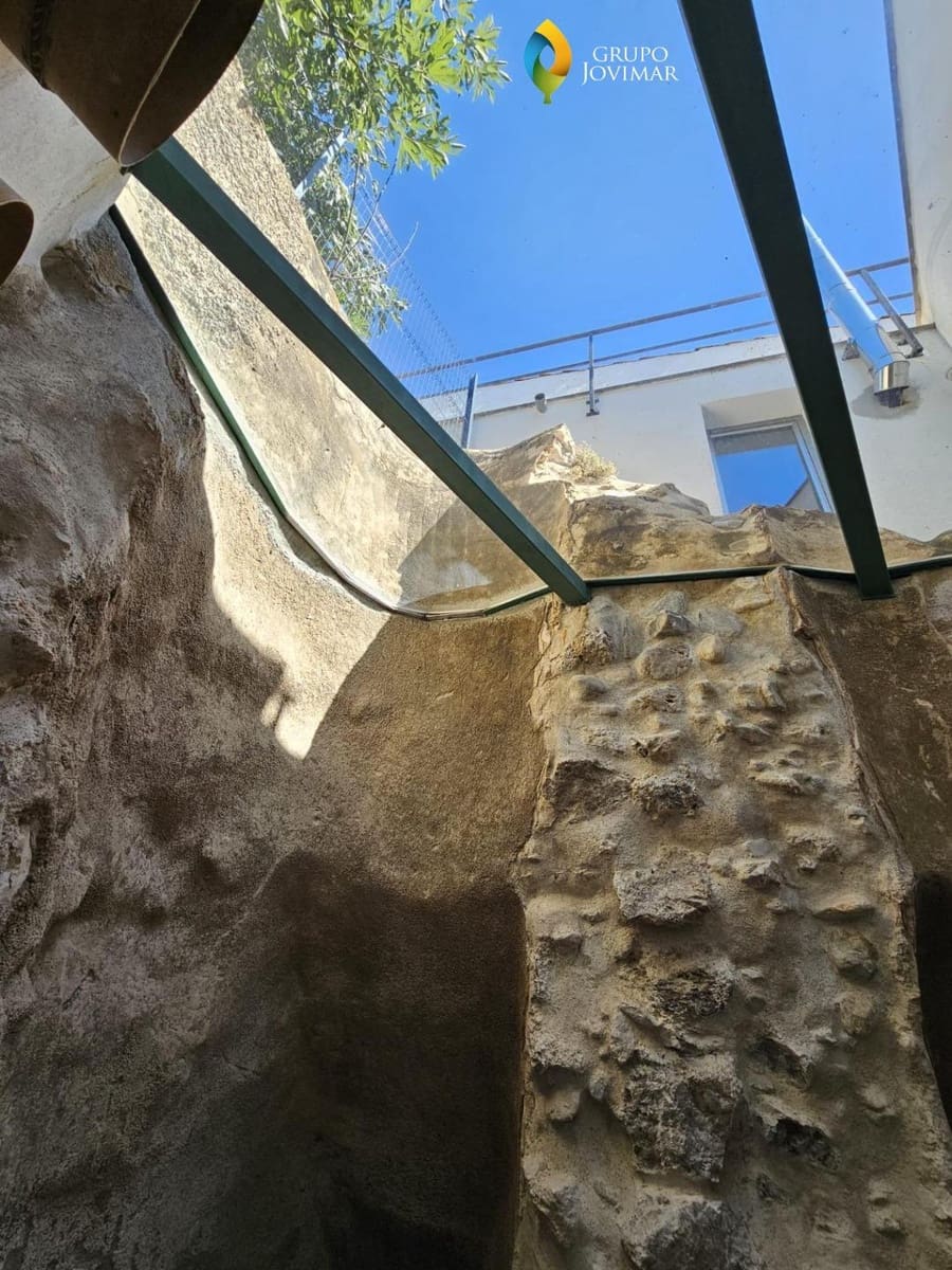 Hotel na sprzedaż w Caniles z basenem garażem - 900 000 € (Ref: 8026866)