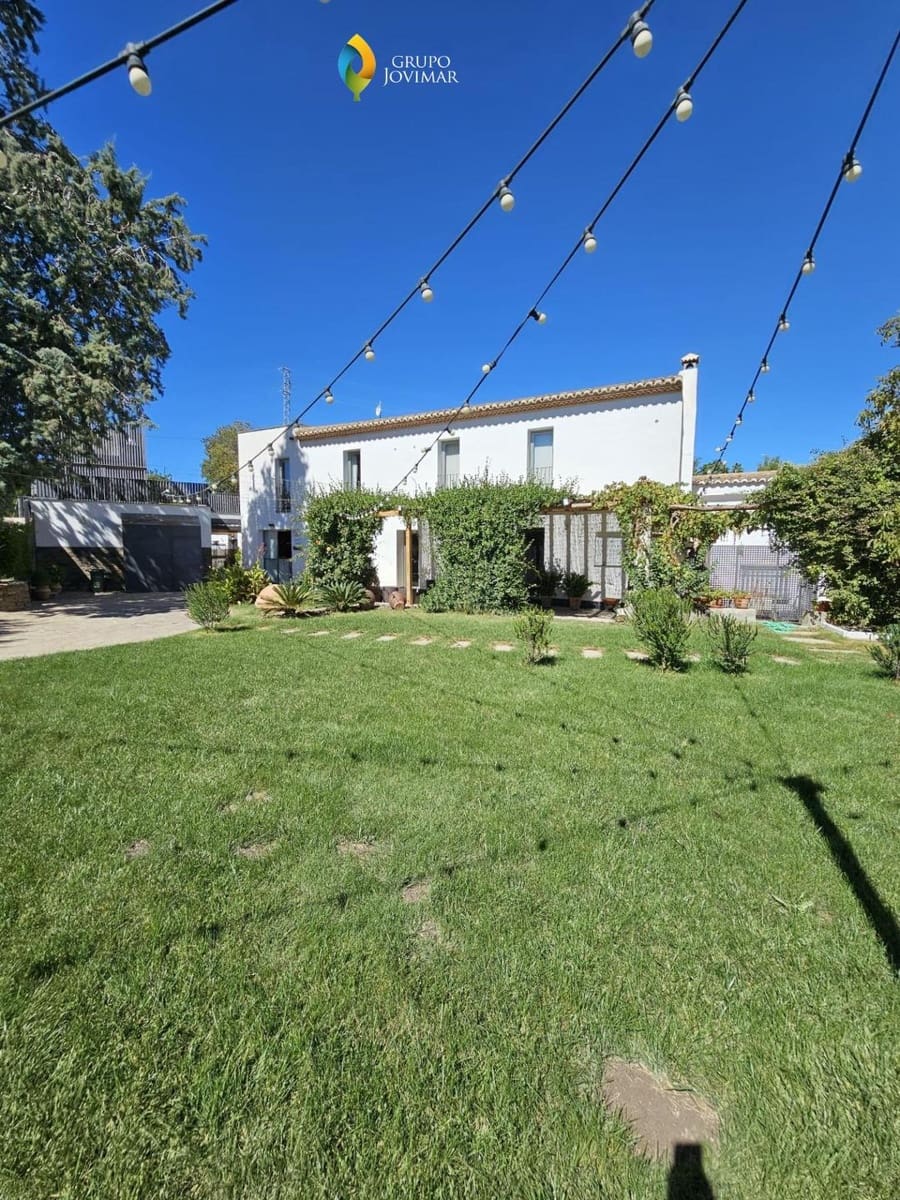 Hotel na sprzedaż w Caniles z basenem garażem - 900 000 € (Ref: 8026866)