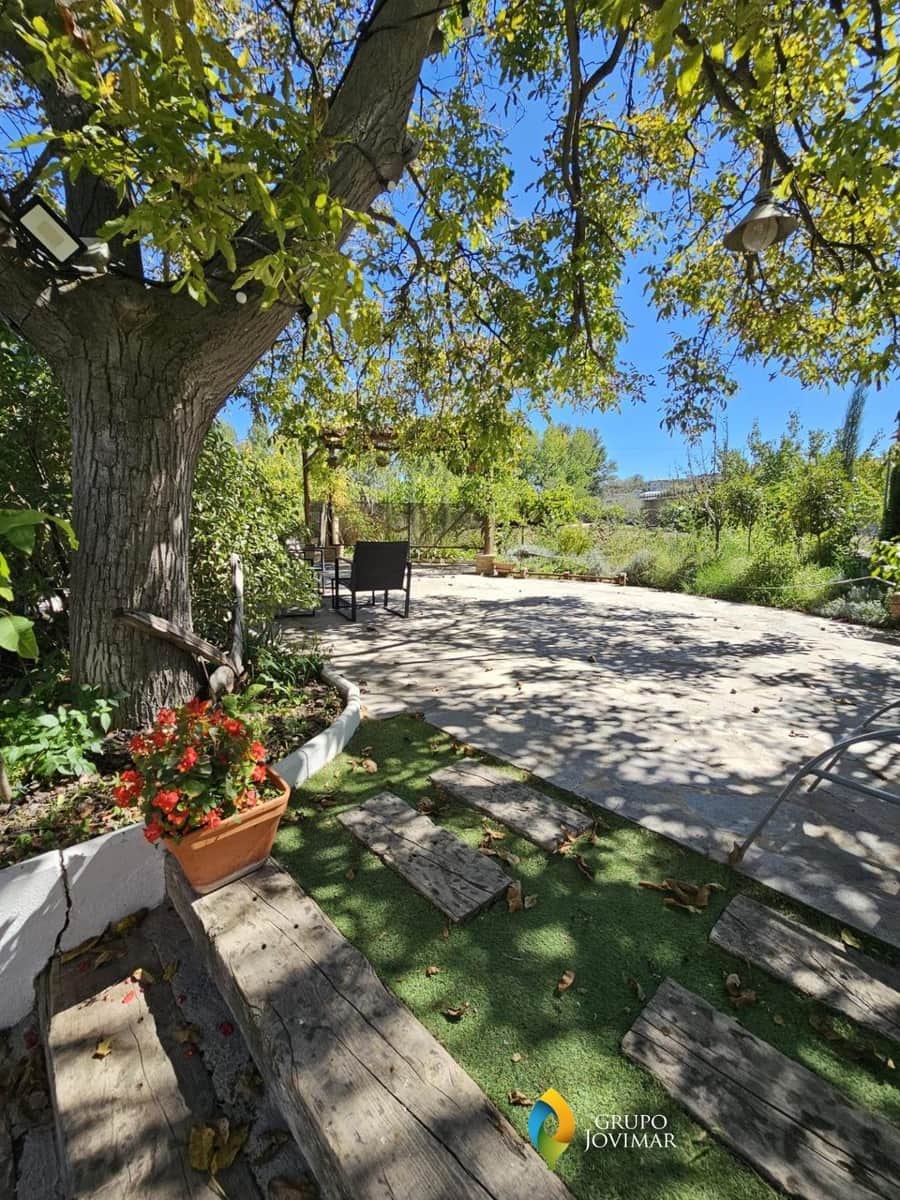 Hotel na sprzedaż w Caniles z basenem garażem - 900 000 € (Ref: 8026866)