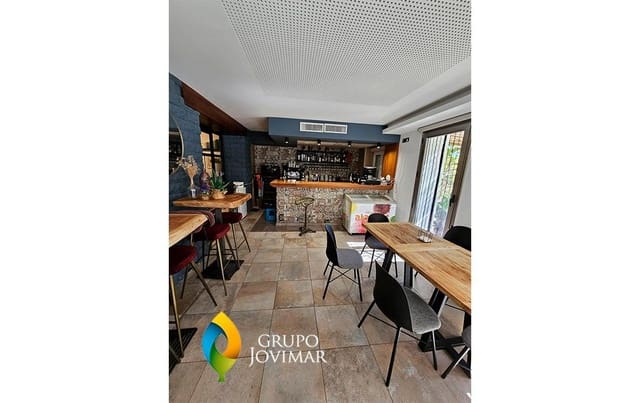 Hotel til salg i Caniles med swimmingpool garage - € 900.000 (Ref: 8026866)