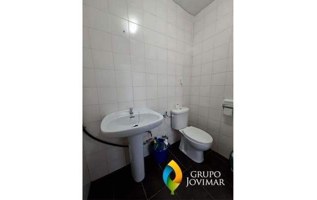 Kaupallinen vuokrattavana paikassa Guadix - 510 € (Ref: 8712825)