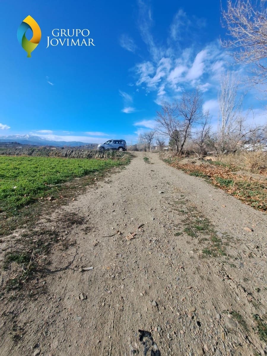 Grunde uden byggetilladelser til salg i Guadix - € 50.000 (Ref: 8767256)