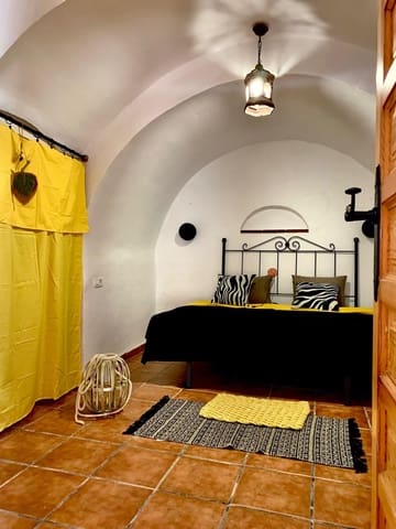 5 camera da letto Casa Grotta da affittare in Guadix con garage - 900 € (Rif: 9282352)