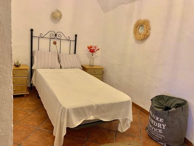 5 camera da letto Casa Grotta da affittare in Guadix con garage - 900 € (Rif: 9282352)