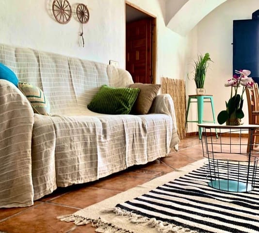 5 soverom Grottehus til leie i Guadix med garasje - € 700 (Ref: 9282352)