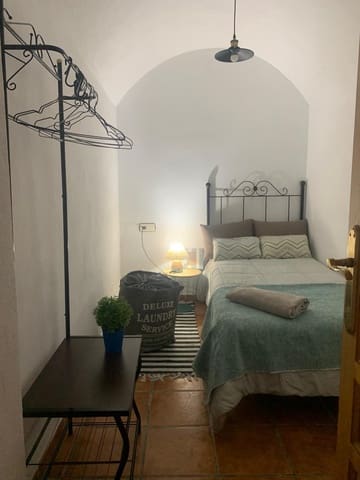 Casa Cueva de 5 habitaciones en Guadix en alquiler con garaje - 1.200 € (Ref: 9282352)