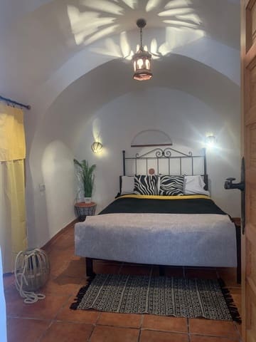 Casa Cueva de 5 habitaciones en Guadix en alquiler con garaje - 1.200 € (Ref: 9282352)