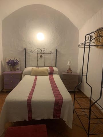 Casa Cueva de 5 habitaciones en Guadix en alquiler con garaje - 1.200 € (Ref: 9282352)