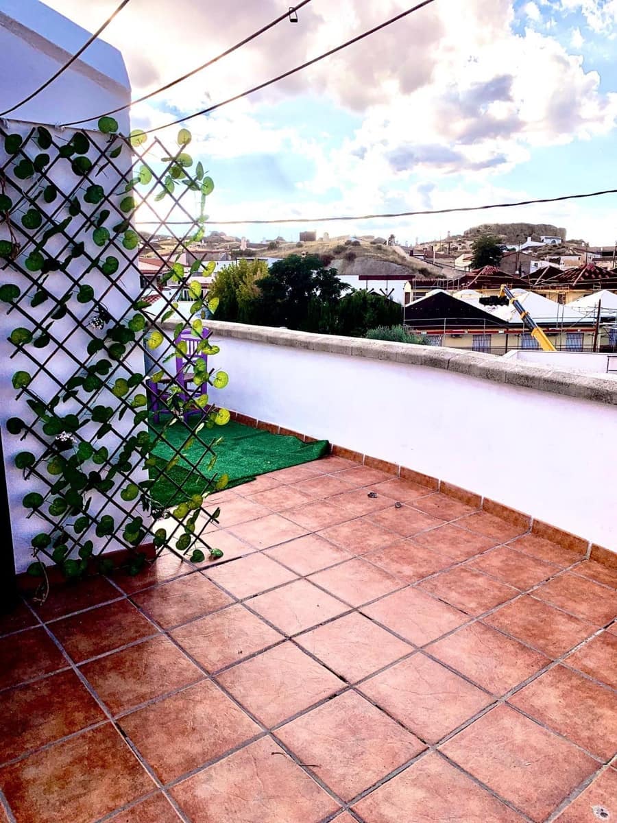Casa Cueva de 5 habitaciones en Guadix en alquiler con garaje - 1.200 € (Ref: 9282352)