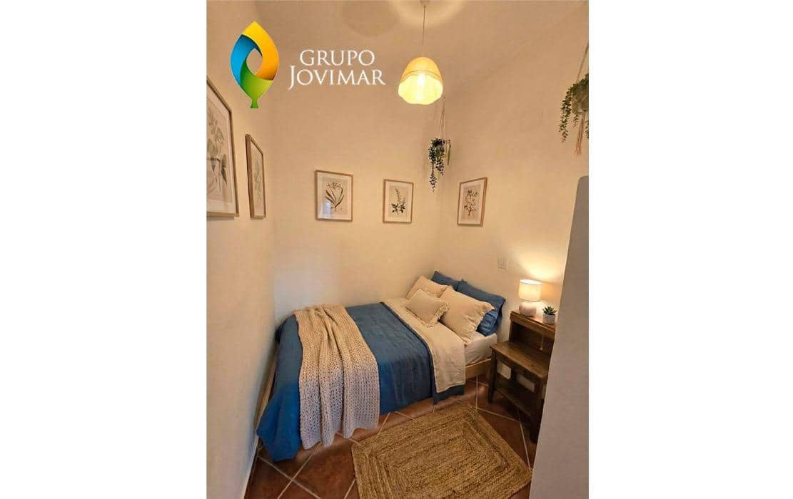 15 soverom Villa til salgs i Fonelas med svømmebasseng - € 180 000 (Ref: 9456469)