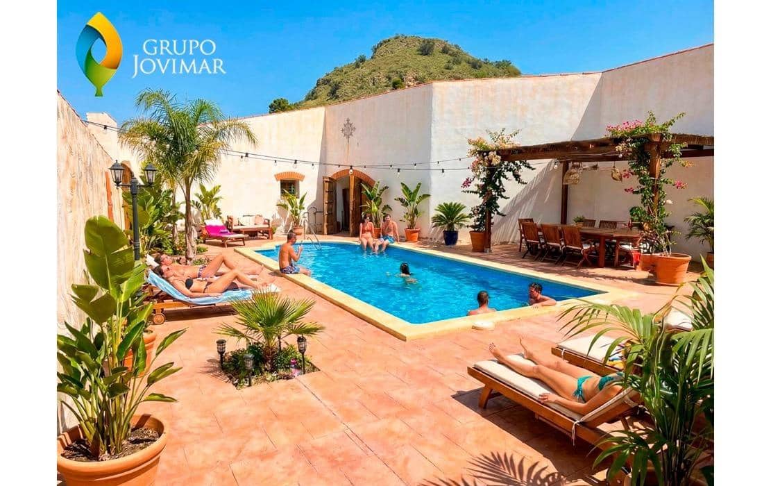 15 bedroom Villa for sale in Fonelas with pool - € 169,900 (Ref: 9456469)