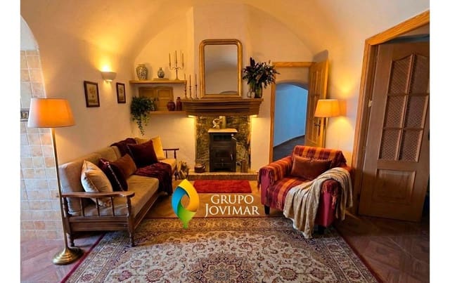 15 Zimmer Villa zu verkaufen in Fonelas mit Pool - 158.000 € (Ref: 9456469)