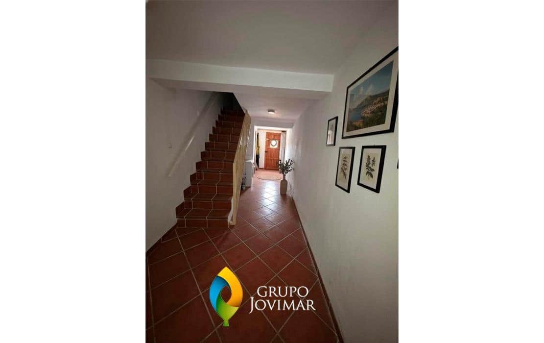 15 bedroom Villa for sale in Fonelas with pool - € 158,000 (Ref: 9456469)