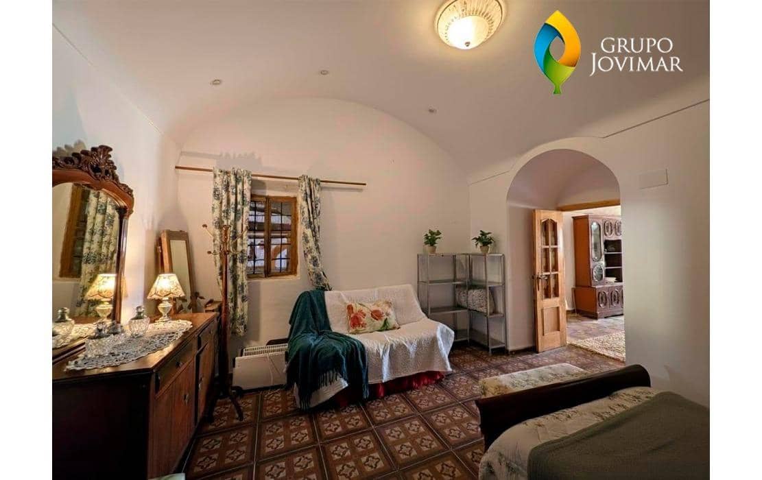 15 bedroom Villa for sale in Fonelas with pool - € 158,000 (Ref: 9456469)