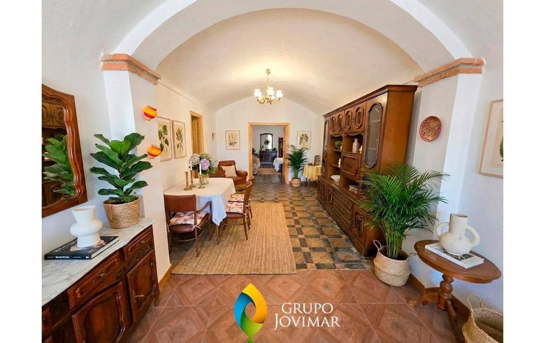 15 bedroom Villa for sale in Fonelas with pool - € 158,000 (Ref: 9456469)