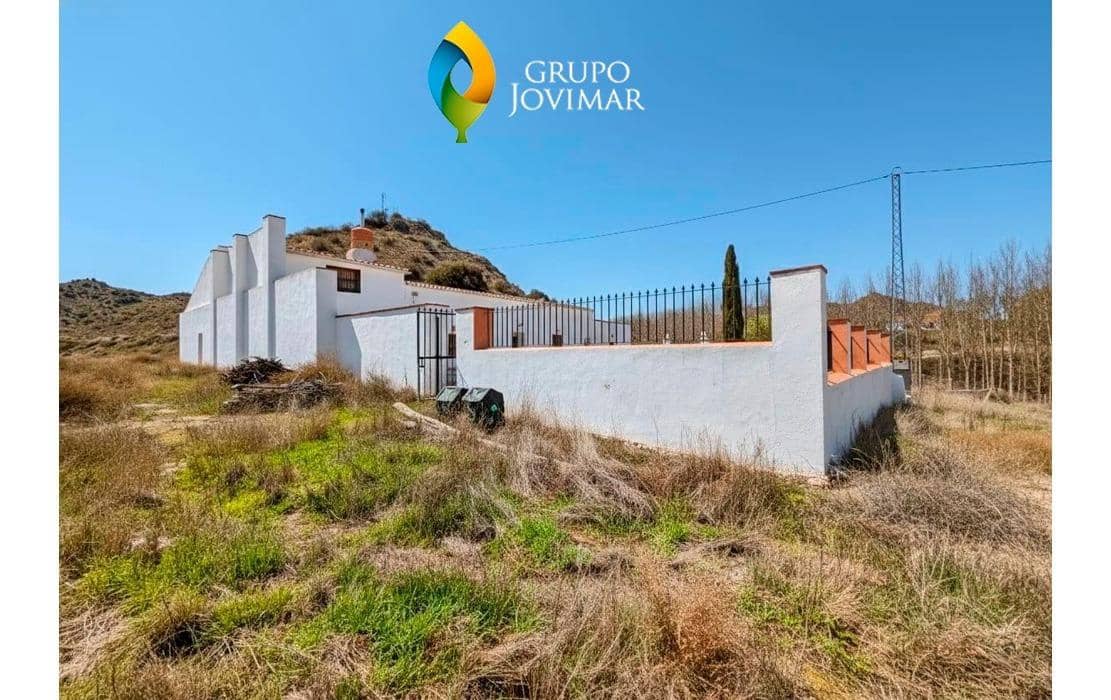 15 bedroom Villa for sale in Fonelas with pool - € 158,000 (Ref: 9456469)