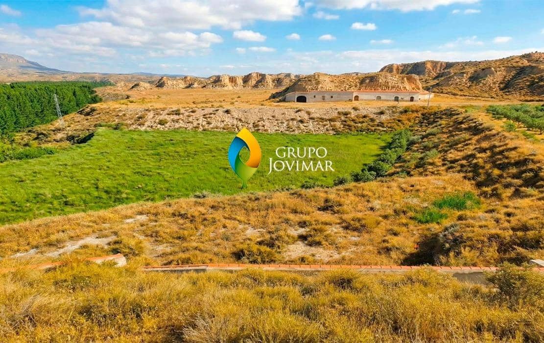 15 bedroom Villa for sale in Fonelas with pool - € 158,000 (Ref: 9456469)