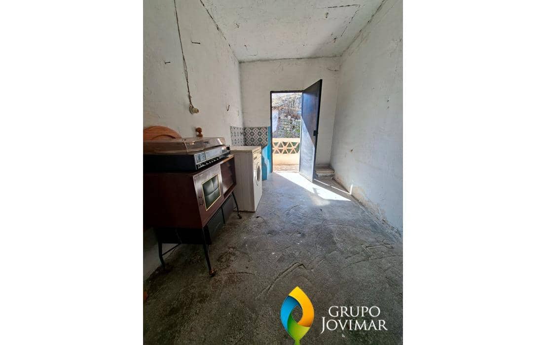 8 makuuhuone Maalaistalo myytävänä paikassa La Peza - 75 000 € (Ref: 9677602)