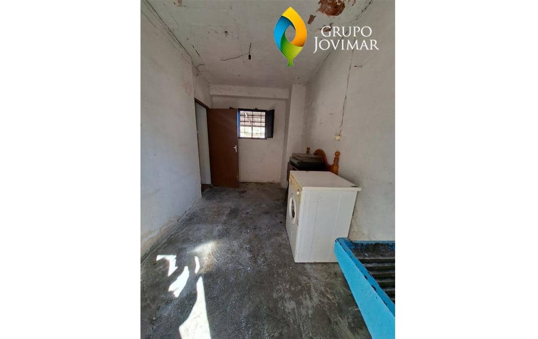 8 makuuhuone Maalaistalo myytävänä paikassa La Peza - 75 000 € (Ref: 9677602)