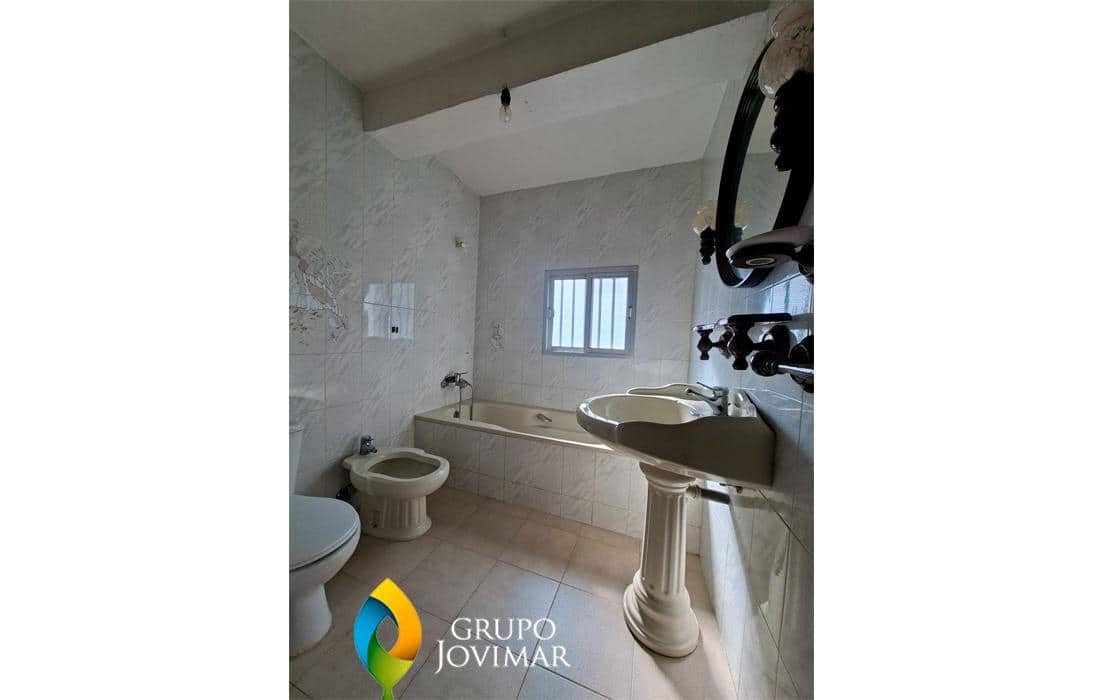 8 makuuhuone Maalaistalo myytävänä paikassa La Peza - 75 000 € (Ref: 9677602)