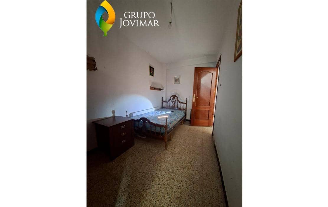 8 makuuhuone Maalaistalo myytävänä paikassa La Peza - 75 000 € (Ref: 9677602)