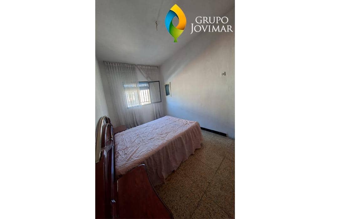 8 makuuhuone Maalaistalo myytävänä paikassa La Peza - 75 000 € (Ref: 9677602)