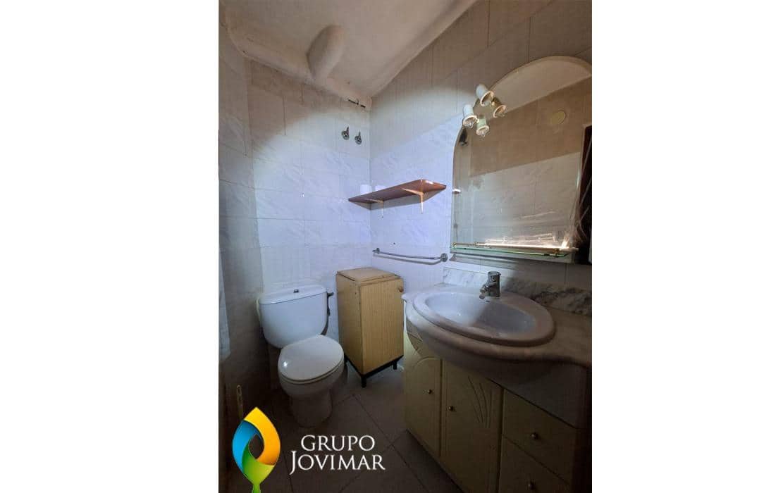 8 makuuhuone Maalaistalo myytävänä paikassa La Peza - 75 000 € (Ref: 9677602)